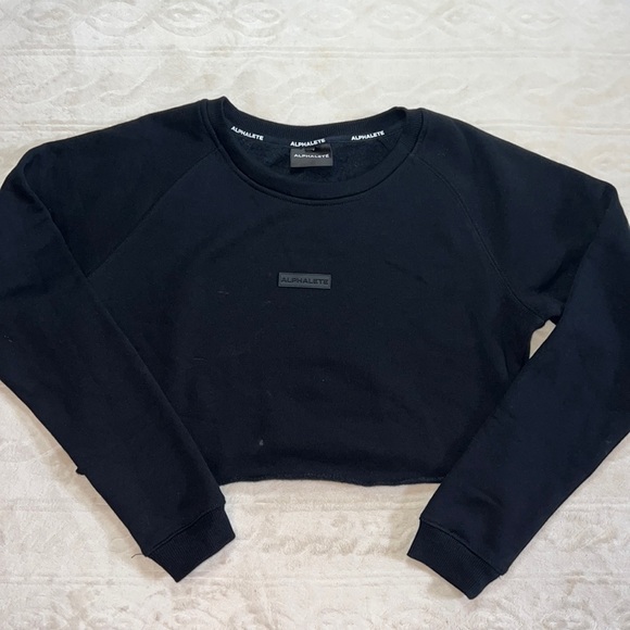 Alphalete Tops - Alphalete cropped crew neck
